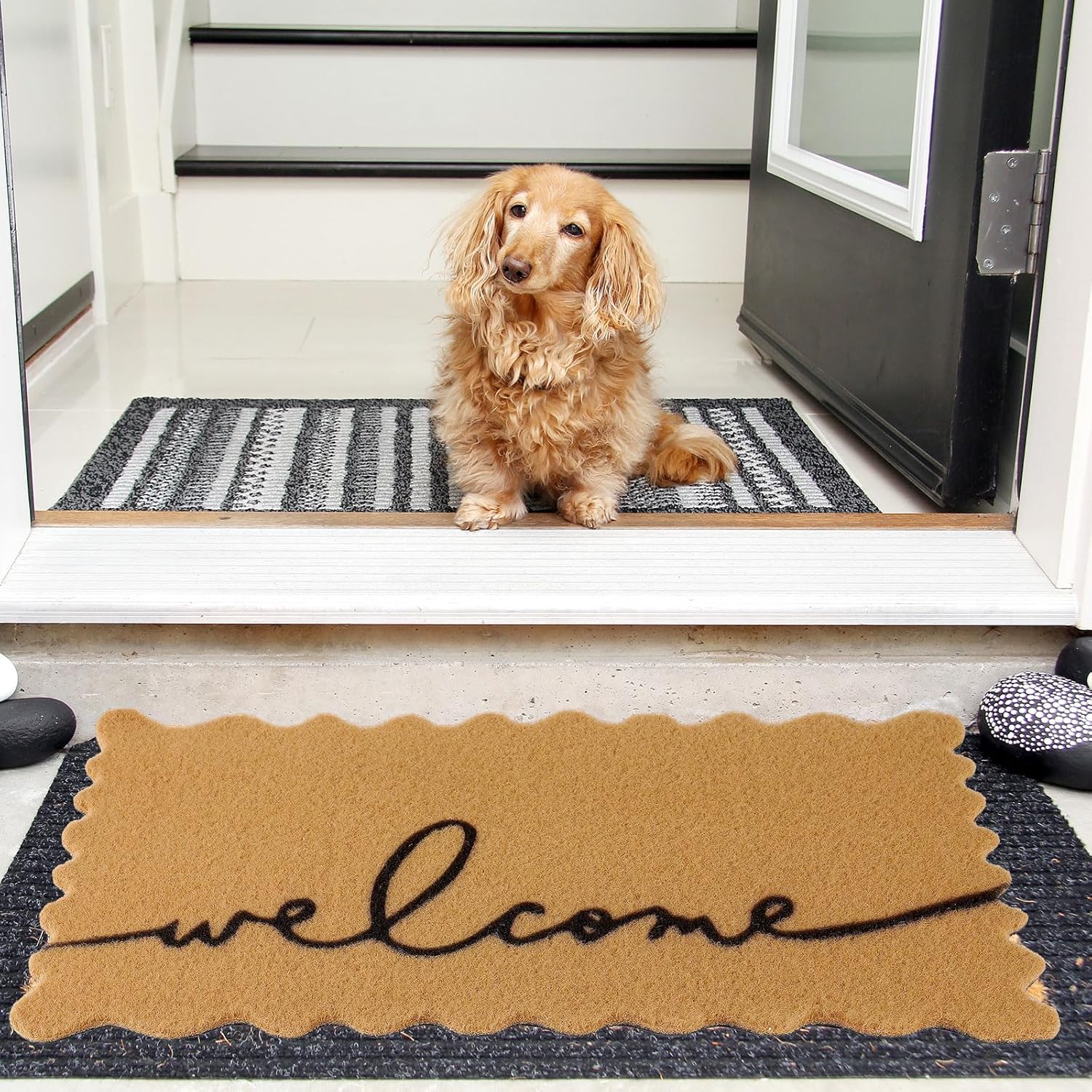 Scalloped Edge Welcome Doormat with Non Slip Backing
